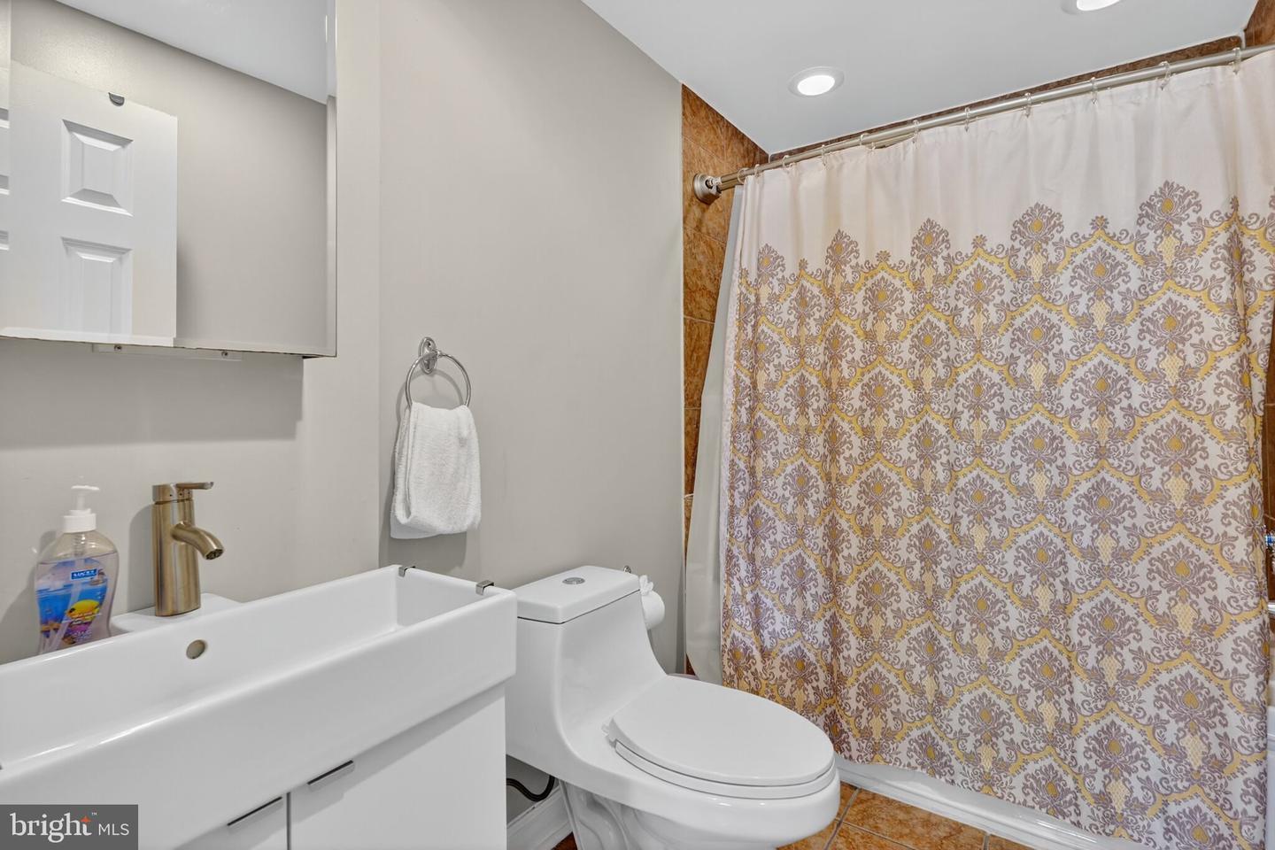 1337 HARVARD ST NW #1, WASHINGTON, District Of Columbia 20009, 5 Bedrooms Bedrooms, ,3 BathroomsBathrooms,Residential,For sale,1337 HARVARD ST NW #1,DCDC2224806 MLS # DCDC2224806