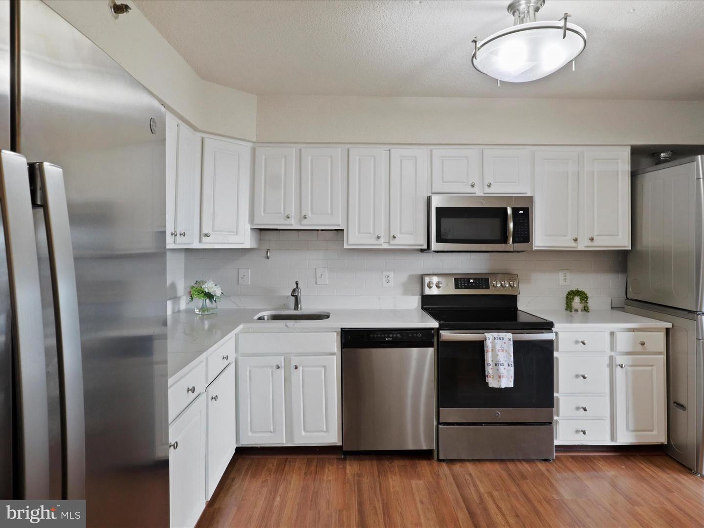 3713 S GEORGE MASON DR #904W, FALLS CHURCH, Virginia 22041, 2 Bedrooms Bedrooms, ,2 BathroomsBathrooms,Residential,For sale,3713 S GEORGE MASON DR #904W,VAFX2269970 MLS # VAFX2269970