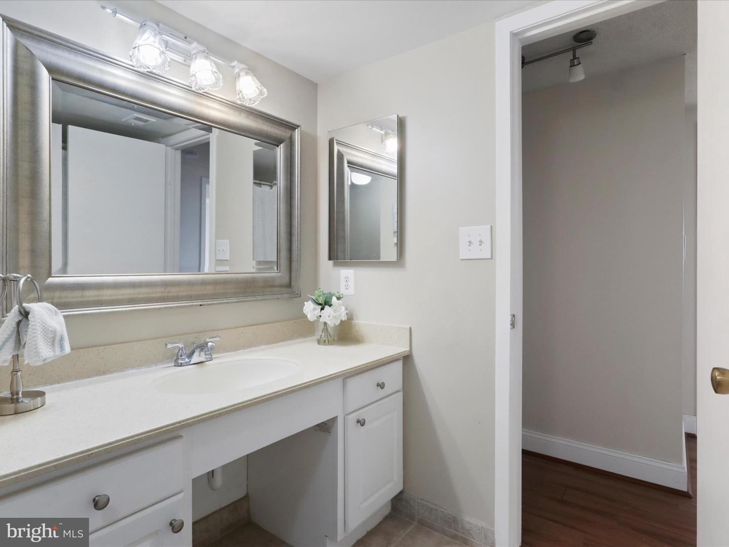 3713 S GEORGE MASON DR #904W, FALLS CHURCH, Virginia 22041, 2 Bedrooms Bedrooms, ,2 BathroomsBathrooms,Residential,For sale,3713 S GEORGE MASON DR #904W,VAFX2269970 MLS # VAFX2269970