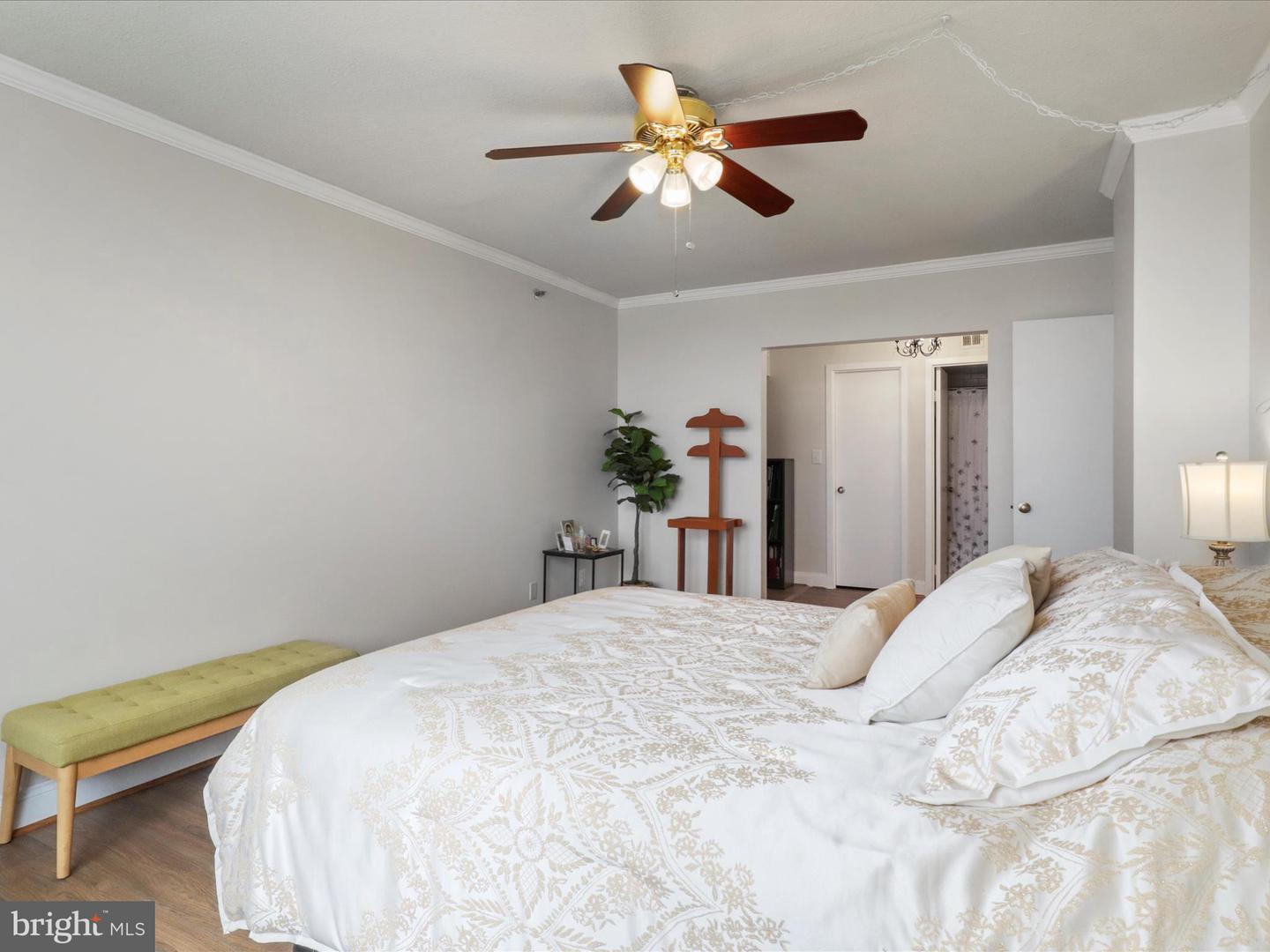 3713 S GEORGE MASON DR #904W, FALLS CHURCH, Virginia 22041, 2 Bedrooms Bedrooms, ,2 BathroomsBathrooms,Residential,For sale,3713 S GEORGE MASON DR #904W,VAFX2269970 MLS # VAFX2269970