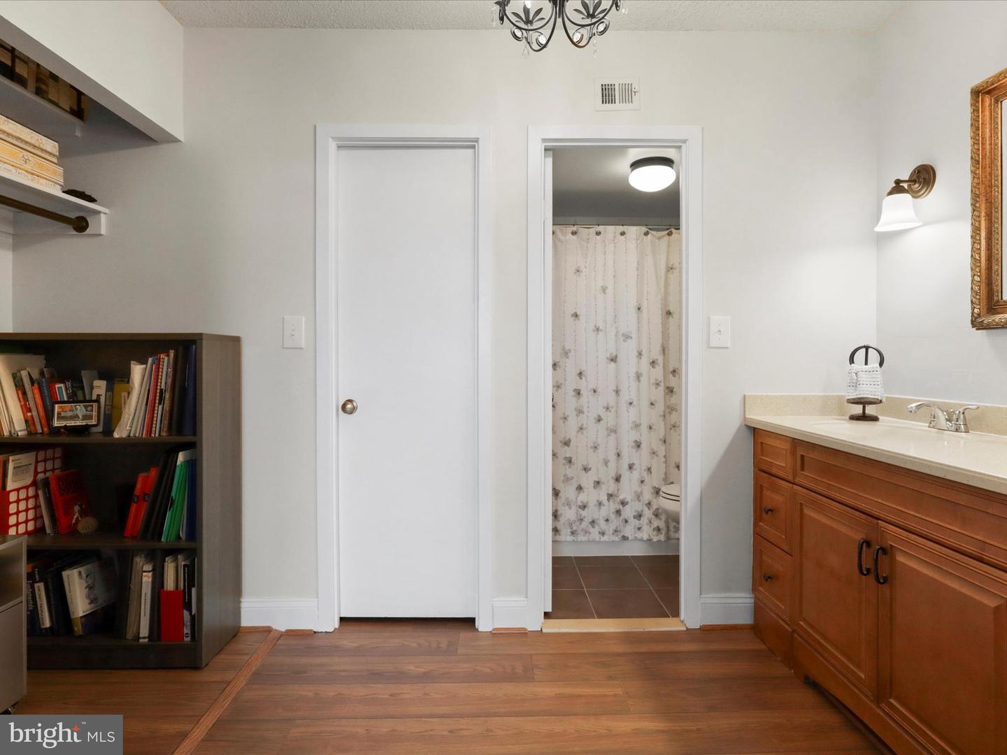 3713 S GEORGE MASON DR #904W, FALLS CHURCH, Virginia 22041, 2 Bedrooms Bedrooms, ,2 BathroomsBathrooms,Residential,For sale,3713 S GEORGE MASON DR #904W,VAFX2269970 MLS # VAFX2269970