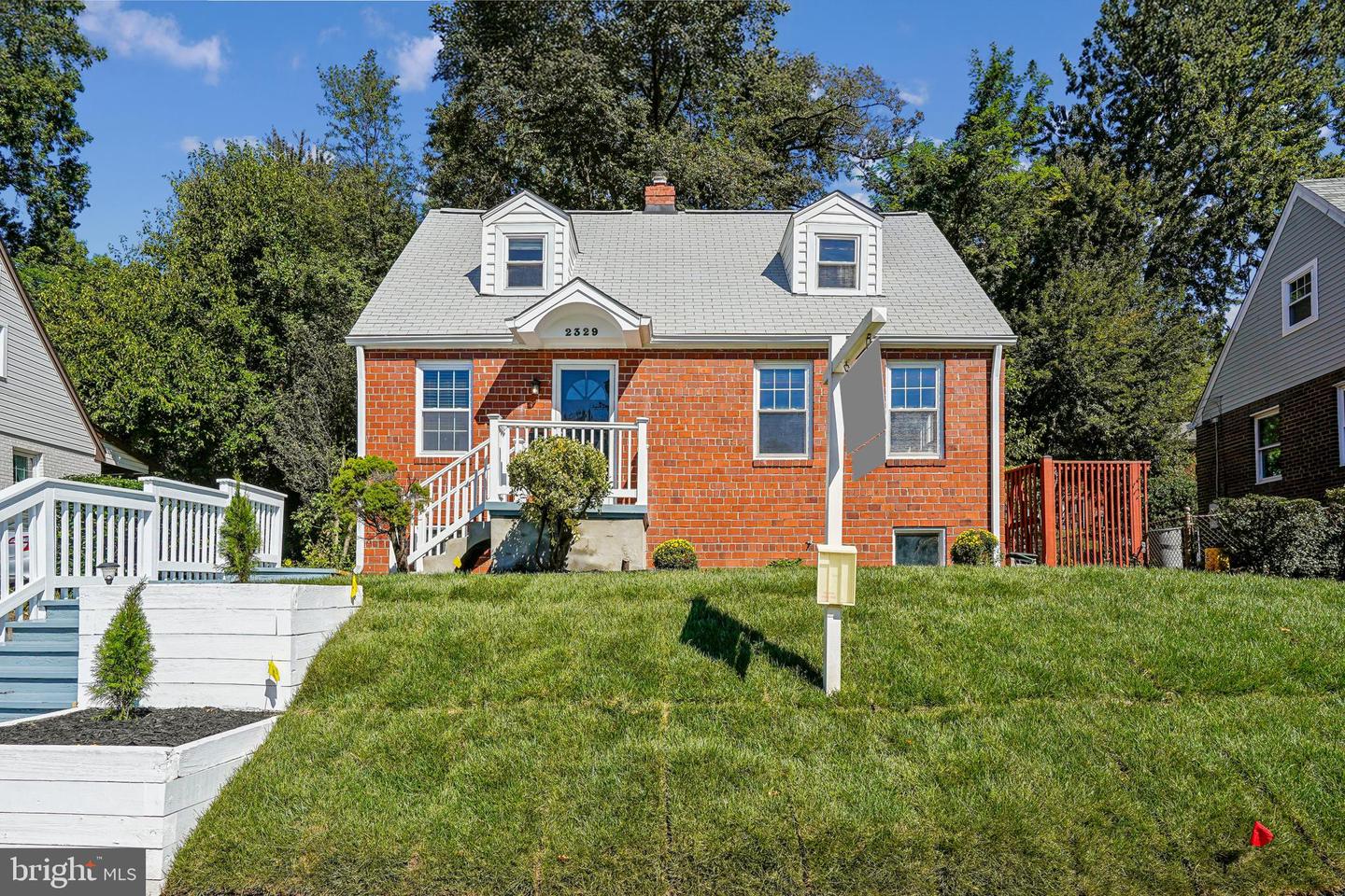 2329 N EDISON ST, ARLINGTON, Virginia 22207, 3 Bedrooms Bedrooms, ,2 BathroomsBathrooms,Residential,For sale,2329 N EDISON ST,VAAR2064316 MLS # VAAR2064316