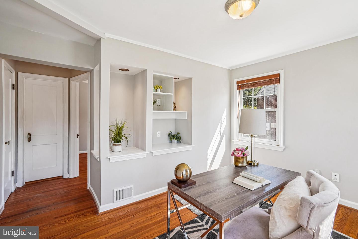 2329 N EDISON ST, ARLINGTON, Virginia 22207, 3 Bedrooms Bedrooms, ,2 BathroomsBathrooms,Residential,For sale,2329 N EDISON ST,VAAR2064316 MLS # VAAR2064316