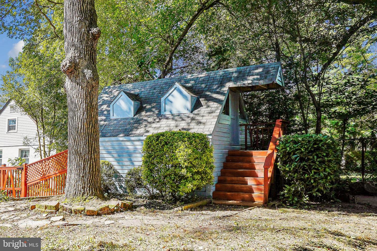 2329 N EDISON ST, ARLINGTON, Virginia 22207, 3 Bedrooms Bedrooms, ,2 BathroomsBathrooms,Residential,For sale,2329 N EDISON ST,VAAR2064316 MLS # VAAR2064316