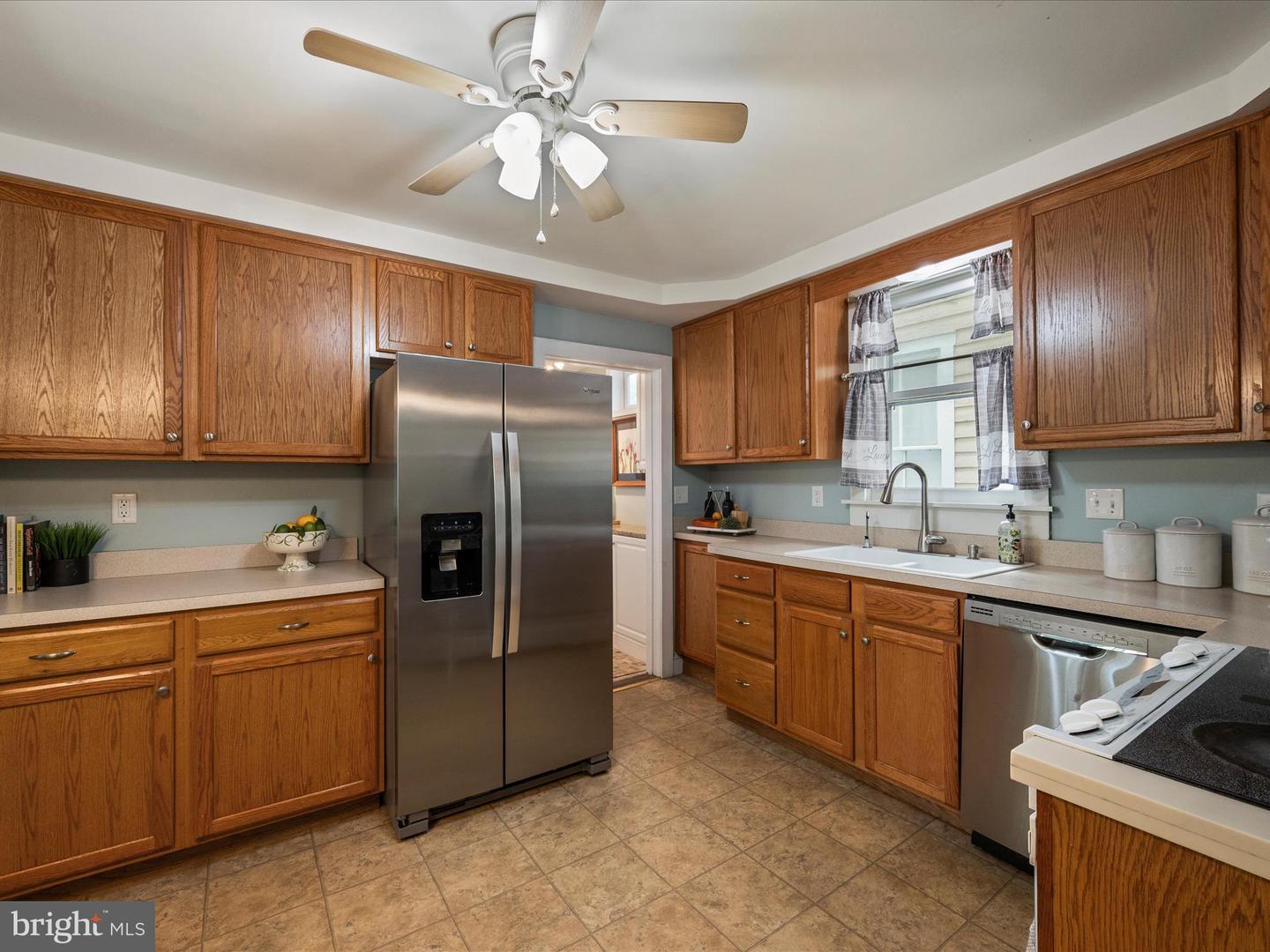 519 N BRADDOCK ST, WINCHESTER, Virginia 22601, 4 Bedrooms Bedrooms, ,3 BathroomsBathrooms,Residential,For sale,519 N BRADDOCK ST,VAWI2009154 MLS # VAWI2009154