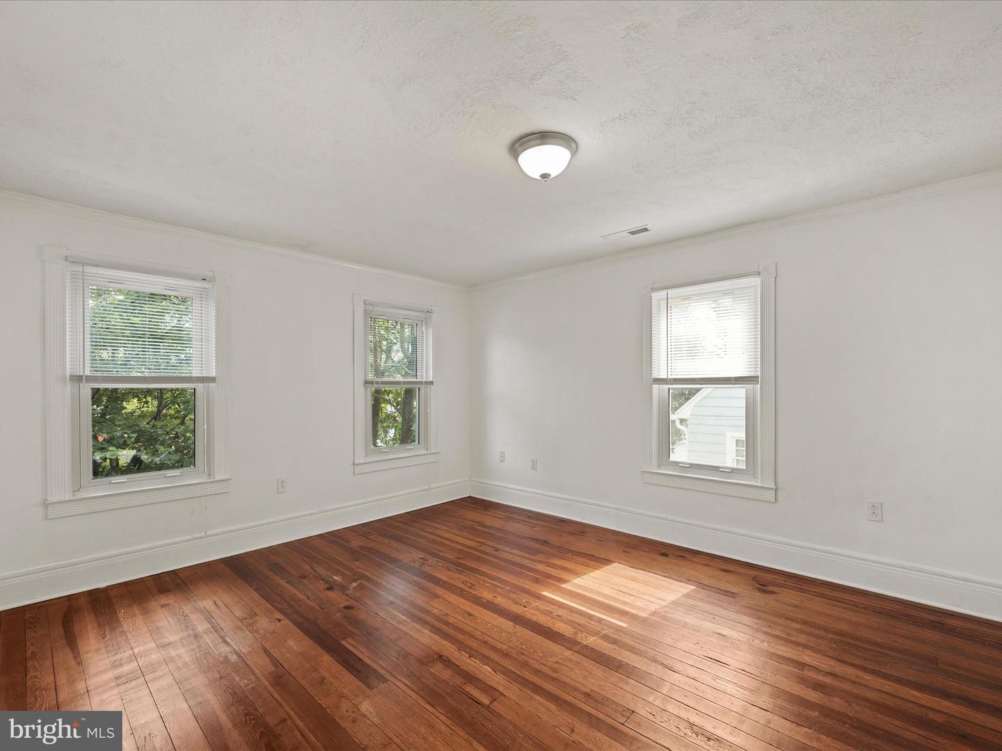 519 N BRADDOCK ST, WINCHESTER, Virginia 22601, 4 Bedrooms Bedrooms, ,3 BathroomsBathrooms,Residential,For sale,519 N BRADDOCK ST,VAWI2009154 MLS # VAWI2009154
