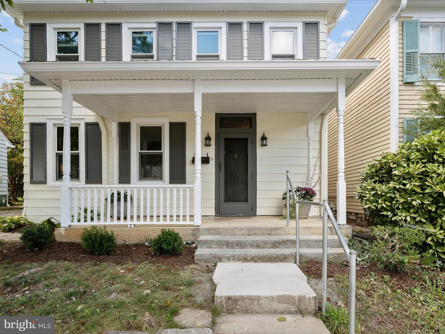 519 N BRADDOCK ST, WINCHESTER, Virginia 22601, 4 Bedrooms Bedrooms, ,3 BathroomsBathrooms,Residential,For sale,519 N BRADDOCK ST,VAWI2009154 MLS # VAWI2009154