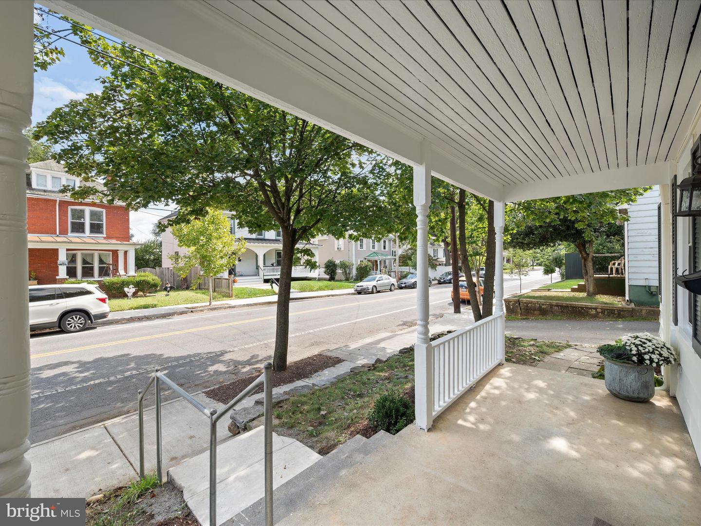 519 N BRADDOCK ST, WINCHESTER, Virginia 22601, 4 Bedrooms Bedrooms, ,3 BathroomsBathrooms,Residential,For sale,519 N BRADDOCK ST,VAWI2009154 MLS # VAWI2009154