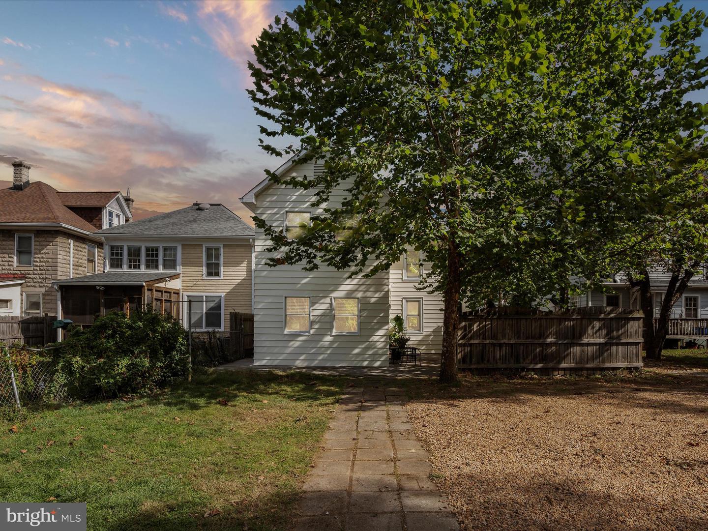 519 N BRADDOCK ST, WINCHESTER, Virginia 22601, 4 Bedrooms Bedrooms, ,3 BathroomsBathrooms,Residential,For sale,519 N BRADDOCK ST,VAWI2009154 MLS # VAWI2009154