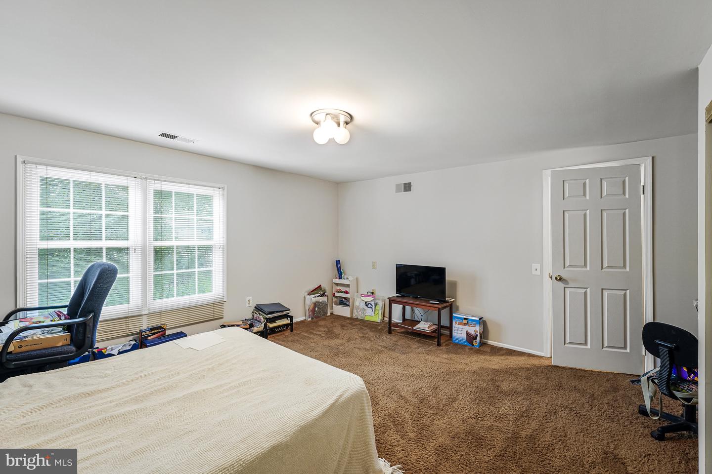 10848 BURR OAK WAY, BURKE, Virginia 22015, 5 Bedrooms Bedrooms, ,2 BathroomsBathrooms,Residential,For sale,10848 BURR OAK WAY,VAFX2270012 MLS # VAFX2270012