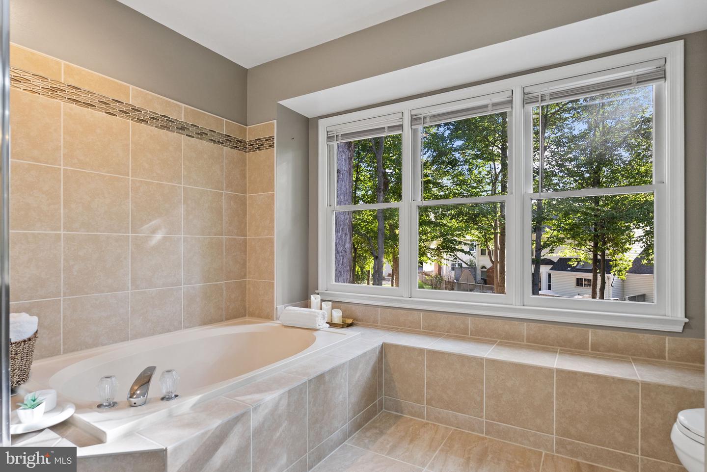 13633 UNION VILLAGE CIR, CLIFTON, Virginia 20124, 5 Bedrooms Bedrooms, ,3 BathroomsBathrooms,Residential,For sale,13633 UNION VILLAGE CIR,VAFX2270026 MLS # VAFX2270026