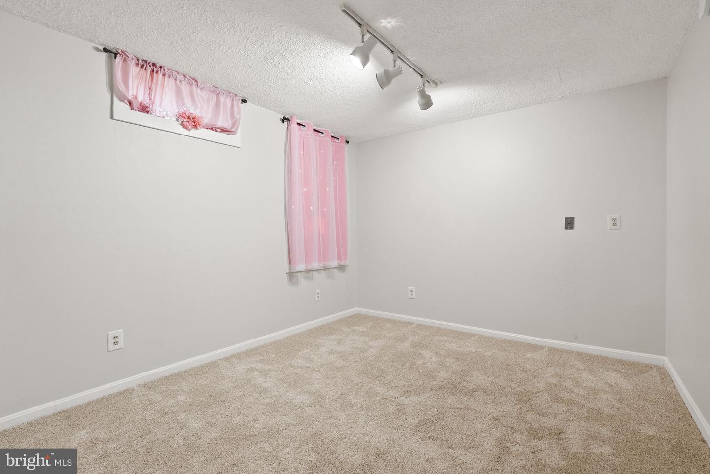13633 UNION VILLAGE CIR, CLIFTON, Virginia 20124, 5 Bedrooms Bedrooms, ,3 BathroomsBathrooms,Residential,For sale,13633 UNION VILLAGE CIR,VAFX2270026 MLS # VAFX2270026
