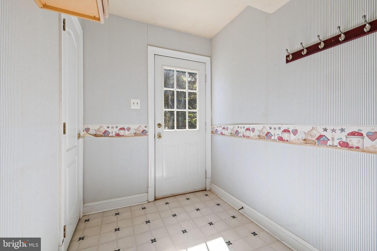 6397 TAZEWELL ST, WARRENTON, Virginia 20187, 4 Bedrooms Bedrooms, 6 Rooms Rooms,2 BathroomsBathrooms,Residential,For sale,6397 TAZEWELL ST,VAFQ2018522 MLS # VAFQ2018522