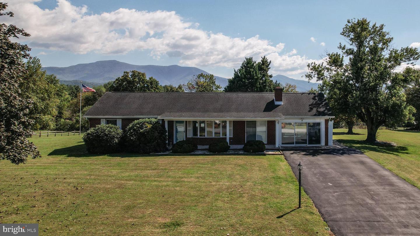 1 ROWE DR, LURAY, Virginia 22835, 3 Bedrooms Bedrooms, 10 Rooms Rooms,2 BathroomsBathrooms,Residential,For sale,1 ROWE DR,VAPA2005432 MLS # VAPA2005432