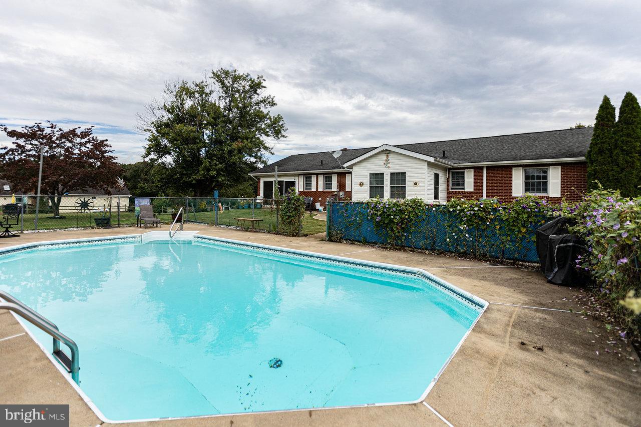 1 ROWE DR, LURAY, Virginia 22835, 3 Bedrooms Bedrooms, 10 Rooms Rooms,2 BathroomsBathrooms,Residential,For sale,1 ROWE DR,VAPA2005432 MLS # VAPA2005432