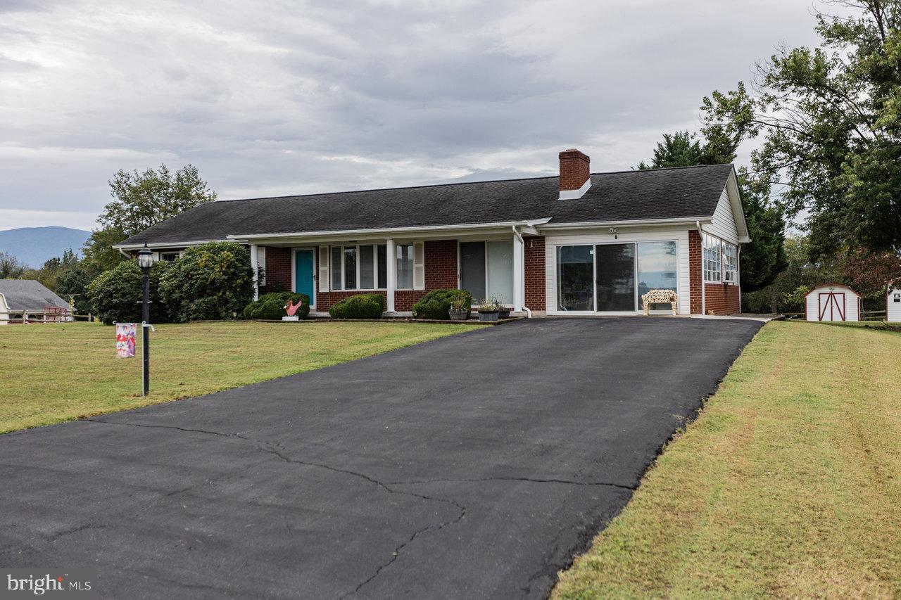 1 ROWE DR, LURAY, Virginia 22835, 3 Bedrooms Bedrooms, 10 Rooms Rooms,2 BathroomsBathrooms,Residential,For sale,1 ROWE DR,VAPA2005432 MLS # VAPA2005432