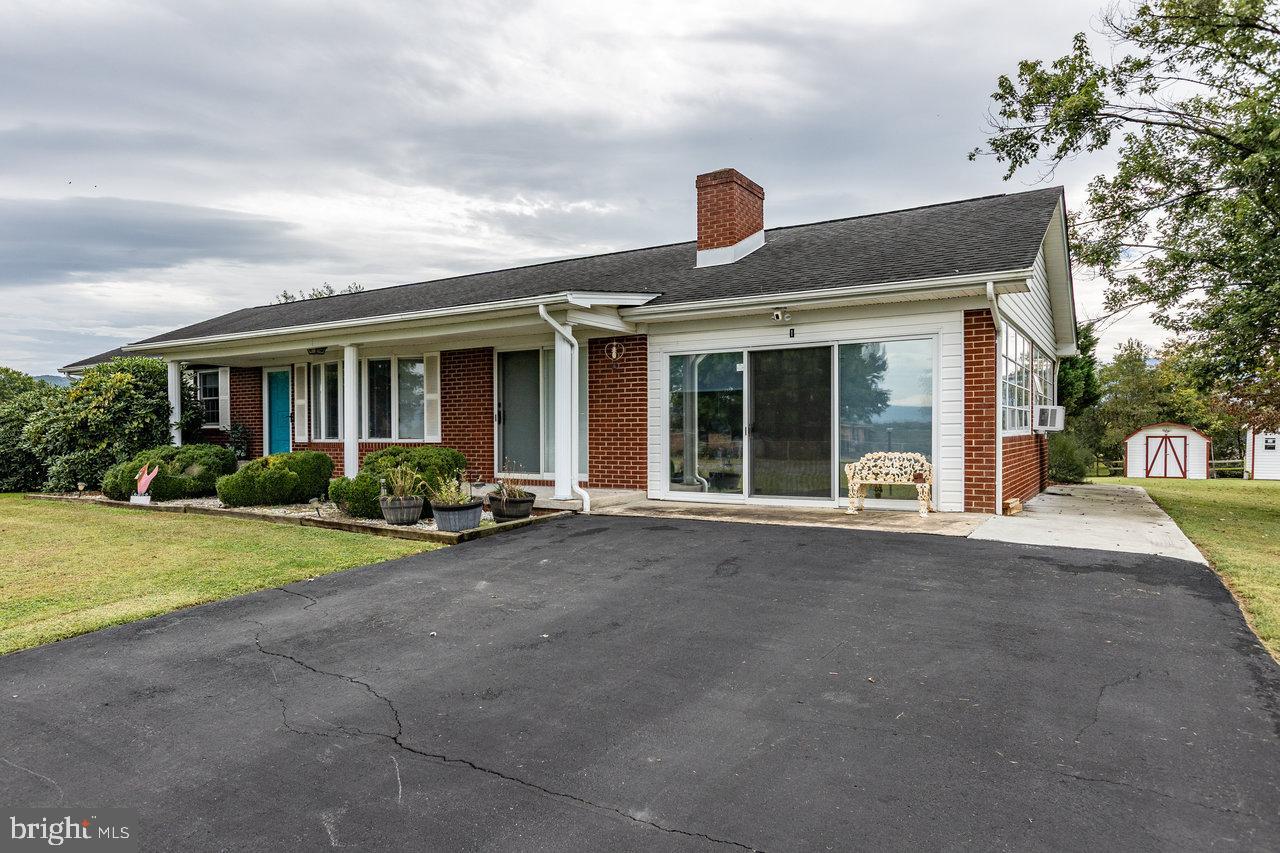 1 ROWE DR, LURAY, Virginia 22835, 3 Bedrooms Bedrooms, 10 Rooms Rooms,2 BathroomsBathrooms,Residential,For sale,1 ROWE DR,VAPA2005432 MLS # VAPA2005432