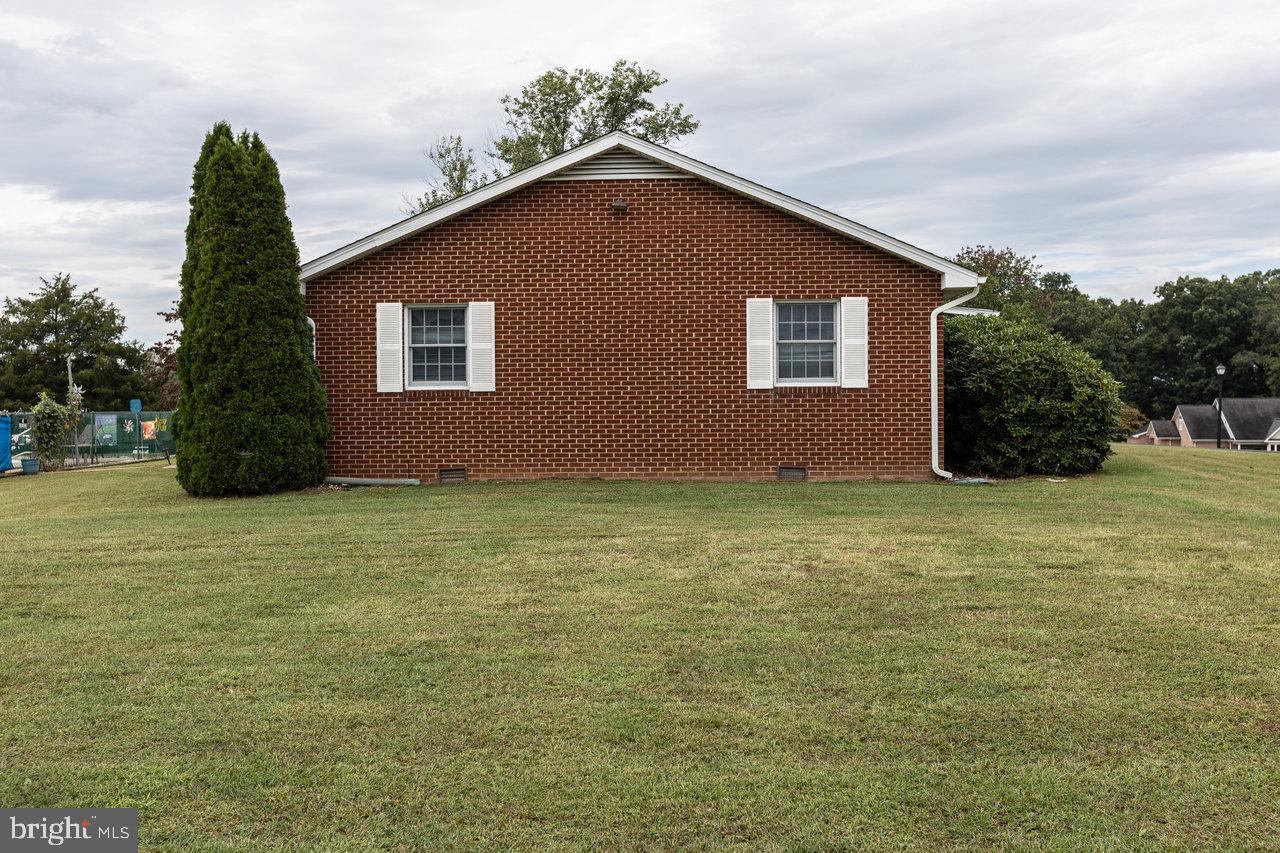 1 ROWE DR, LURAY, Virginia 22835, 3 Bedrooms Bedrooms, 10 Rooms Rooms,2 BathroomsBathrooms,Residential,For sale,1 ROWE DR,VAPA2005432 MLS # VAPA2005432