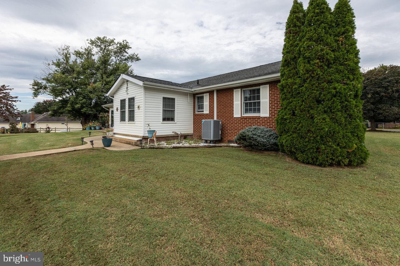 1 ROWE DR, LURAY, Virginia 22835, 3 Bedrooms Bedrooms, 10 Rooms Rooms,2 BathroomsBathrooms,Residential,For sale,1 ROWE DR,VAPA2005432 MLS # VAPA2005432