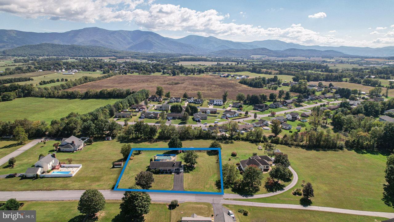 1 ROWE DR, LURAY, Virginia 22835, 3 Bedrooms Bedrooms, 10 Rooms Rooms,2 BathroomsBathrooms,Residential,For sale,1 ROWE DR,VAPA2005432 MLS # VAPA2005432