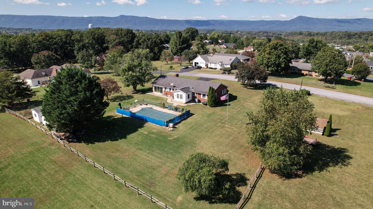 1 ROWE DR, LURAY, Virginia 22835, 3 Bedrooms Bedrooms, 10 Rooms Rooms,2 BathroomsBathrooms,Residential,For sale,1 ROWE DR,VAPA2005432 MLS # VAPA2005432