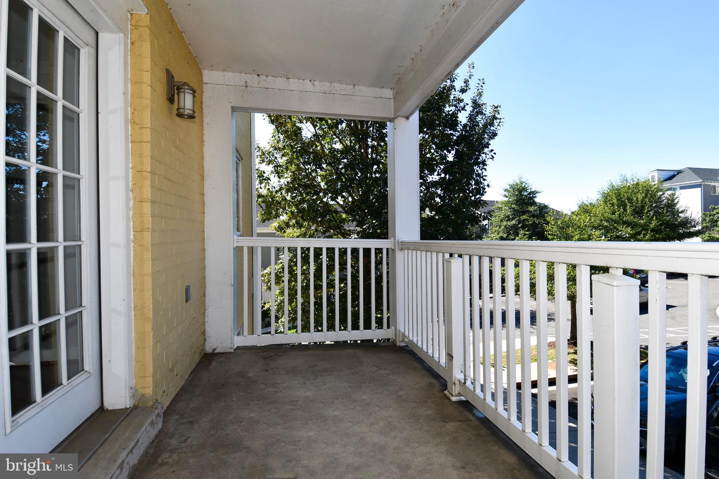 4127 S FOUR MILE RUN DRIVE DR #304, ARLINGTON, Virginia 22204, 1 Bedroom Bedrooms, 2 Rooms Rooms,1 BathroomBathrooms,Residential,For sale,4127 S FOUR MILE RUN DRIVE DR #304,VAAR2064392 MLS # VAAR2064392