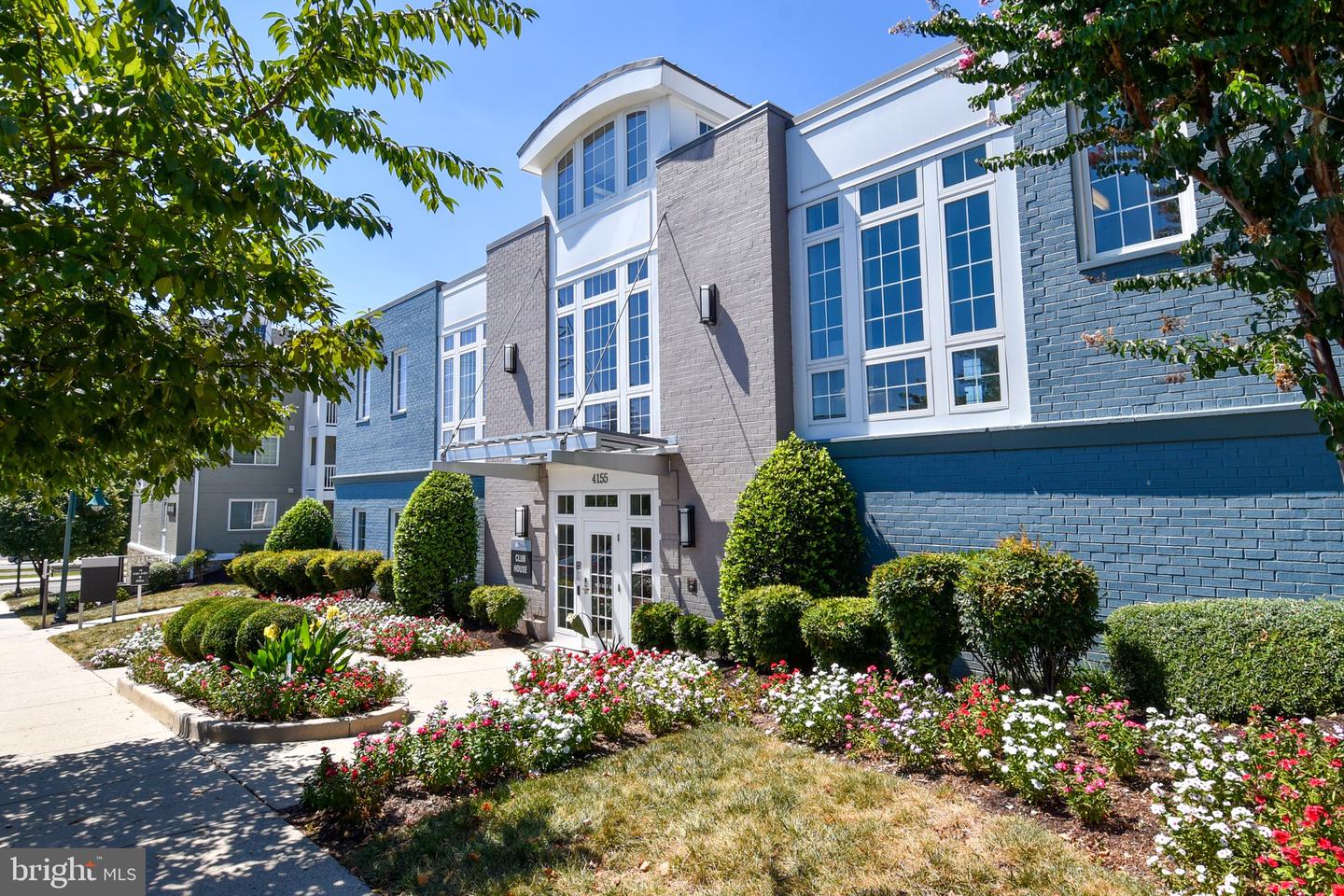 4127 S FOUR MILE RUN DRIVE DR #304, ARLINGTON, Virginia 22204, 1 Bedroom Bedrooms, 2 Rooms Rooms,1 BathroomBathrooms,Residential,For sale,4127 S FOUR MILE RUN DRIVE DR #304,VAAR2064392 MLS # VAAR2064392