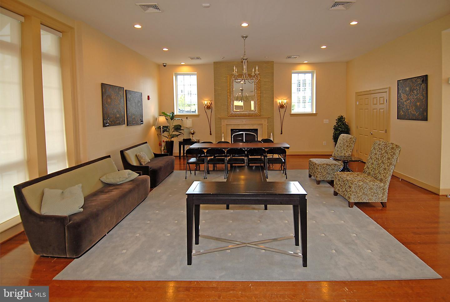 4127 S FOUR MILE RUN DRIVE DR #304, ARLINGTON, Virginia 22204, 1 Bedroom Bedrooms, 2 Rooms Rooms,1 BathroomBathrooms,Residential,For sale,4127 S FOUR MILE RUN DRIVE DR #304,VAAR2064392 MLS # VAAR2064392