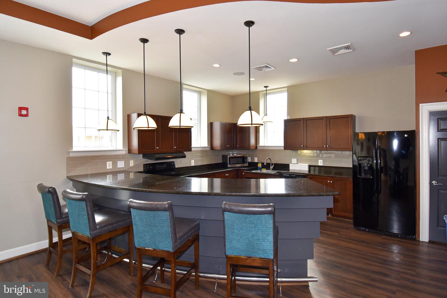 4127 S FOUR MILE RUN DRIVE DR #304, ARLINGTON, Virginia 22204, 1 Bedroom Bedrooms, 2 Rooms Rooms,1 BathroomBathrooms,Residential,For sale,4127 S FOUR MILE RUN DRIVE DR #304,VAAR2064392 MLS # VAAR2064392