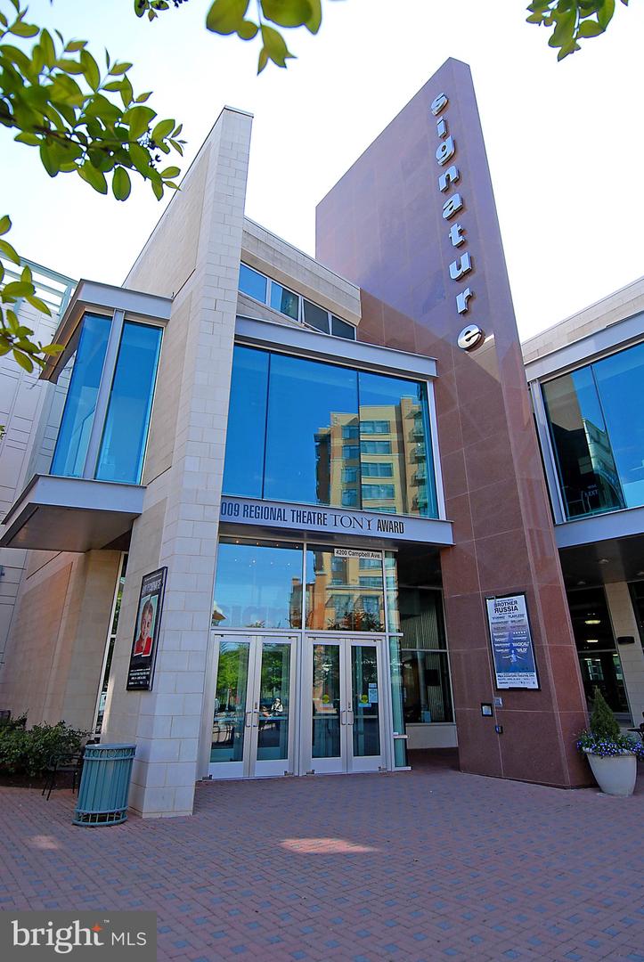 4127 S FOUR MILE RUN DRIVE DR #304, ARLINGTON, Virginia 22204, 1 Bedroom Bedrooms, 2 Rooms Rooms,1 BathroomBathrooms,Residential,For sale,4127 S FOUR MILE RUN DRIVE DR #304,VAAR2064392 MLS # VAAR2064392