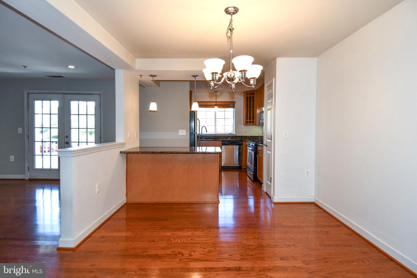 4127 S FOUR MILE RUN DRIVE DR #304, ARLINGTON, Virginia 22204, 1 Bedroom Bedrooms, 2 Rooms Rooms,1 BathroomBathrooms,Residential,For sale,4127 S FOUR MILE RUN DRIVE DR #304,VAAR2064392 MLS # VAAR2064392