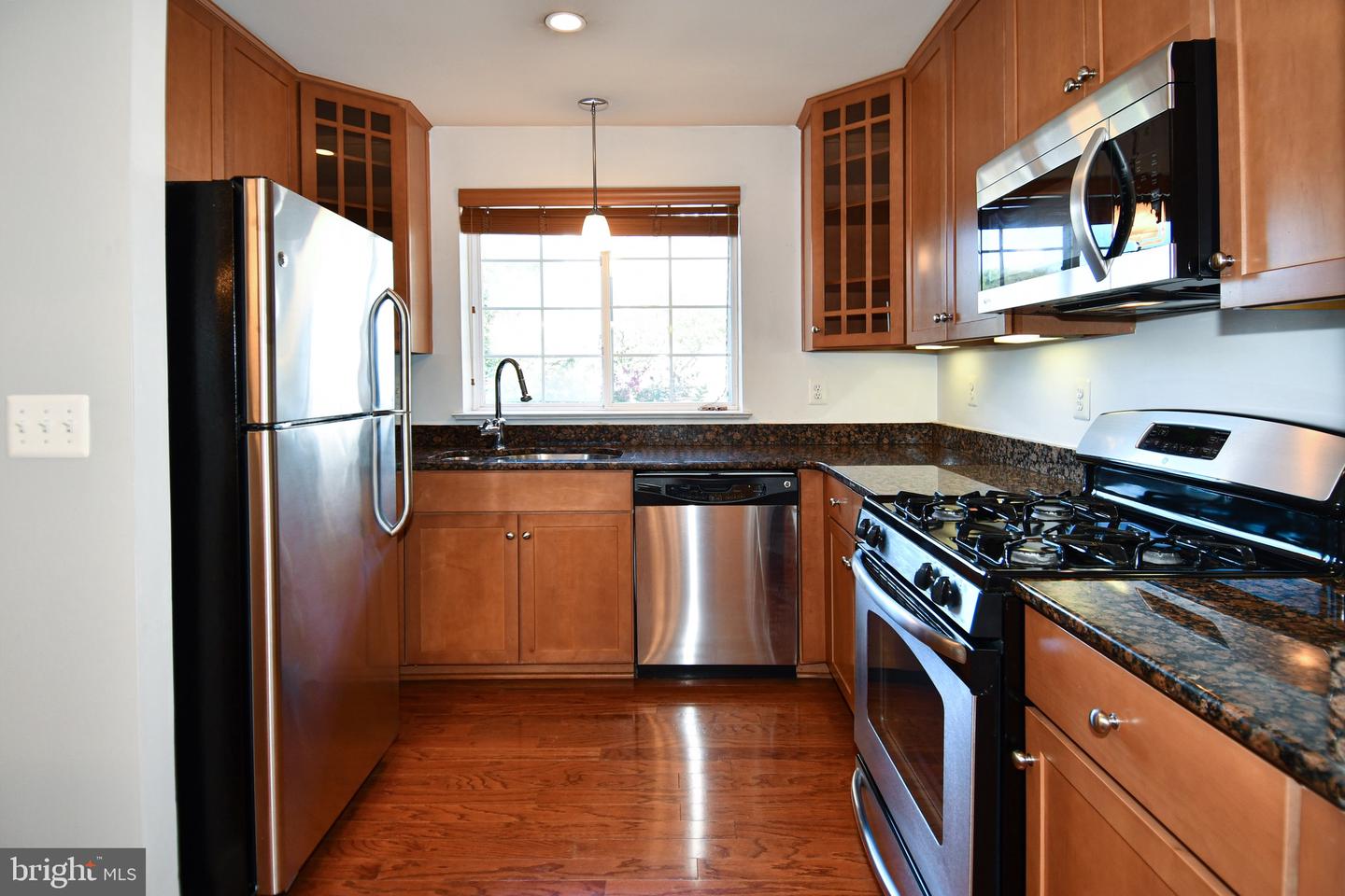 4127 S FOUR MILE RUN DRIVE DR #304, ARLINGTON, Virginia 22204, 1 Bedroom Bedrooms, 2 Rooms Rooms,1 BathroomBathrooms,Residential,For sale,4127 S FOUR MILE RUN DRIVE DR #304,VAAR2064392 MLS # VAAR2064392