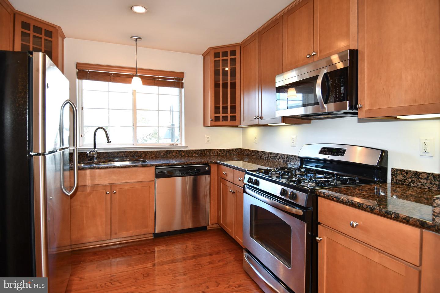 4127 S FOUR MILE RUN DRIVE DR #304, ARLINGTON, Virginia 22204, 1 Bedroom Bedrooms, 2 Rooms Rooms,1 BathroomBathrooms,Residential,For sale,4127 S FOUR MILE RUN DRIVE DR #304,VAAR2064392 MLS # VAAR2064392