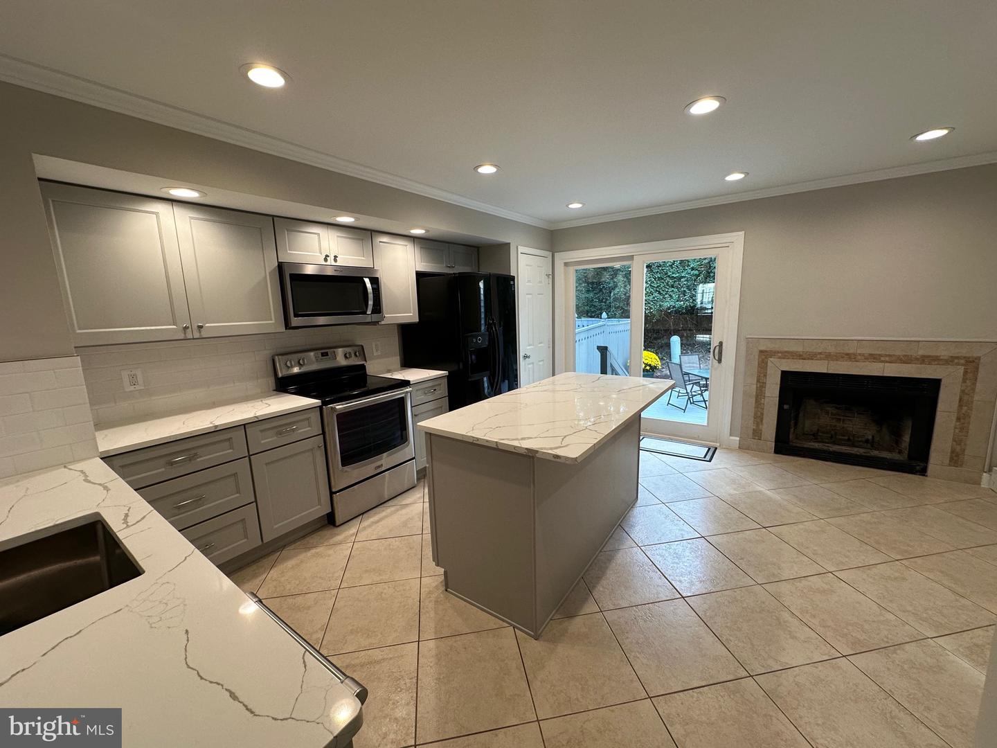 12844 MILL HOUSE CT, WOODBRIDGE, Virginia 22192, 2 Bedrooms Bedrooms, 13 Rooms Rooms,3 BathroomsBathrooms,Residential,For sale,12844 MILL HOUSE CT,VAPW2105170 MLS # VAPW2105170