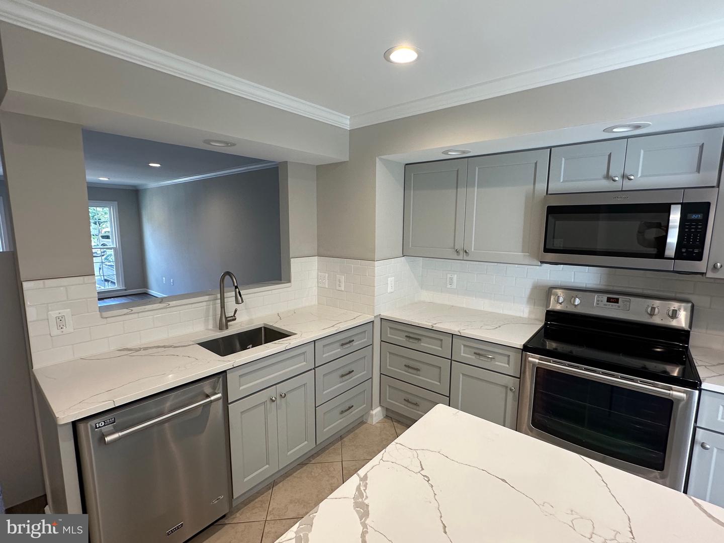 12844 MILL HOUSE CT, WOODBRIDGE, Virginia 22192, 2 Bedrooms Bedrooms, 13 Rooms Rooms,3 BathroomsBathrooms,Residential,For sale,12844 MILL HOUSE CT,VAPW2105170 MLS # VAPW2105170