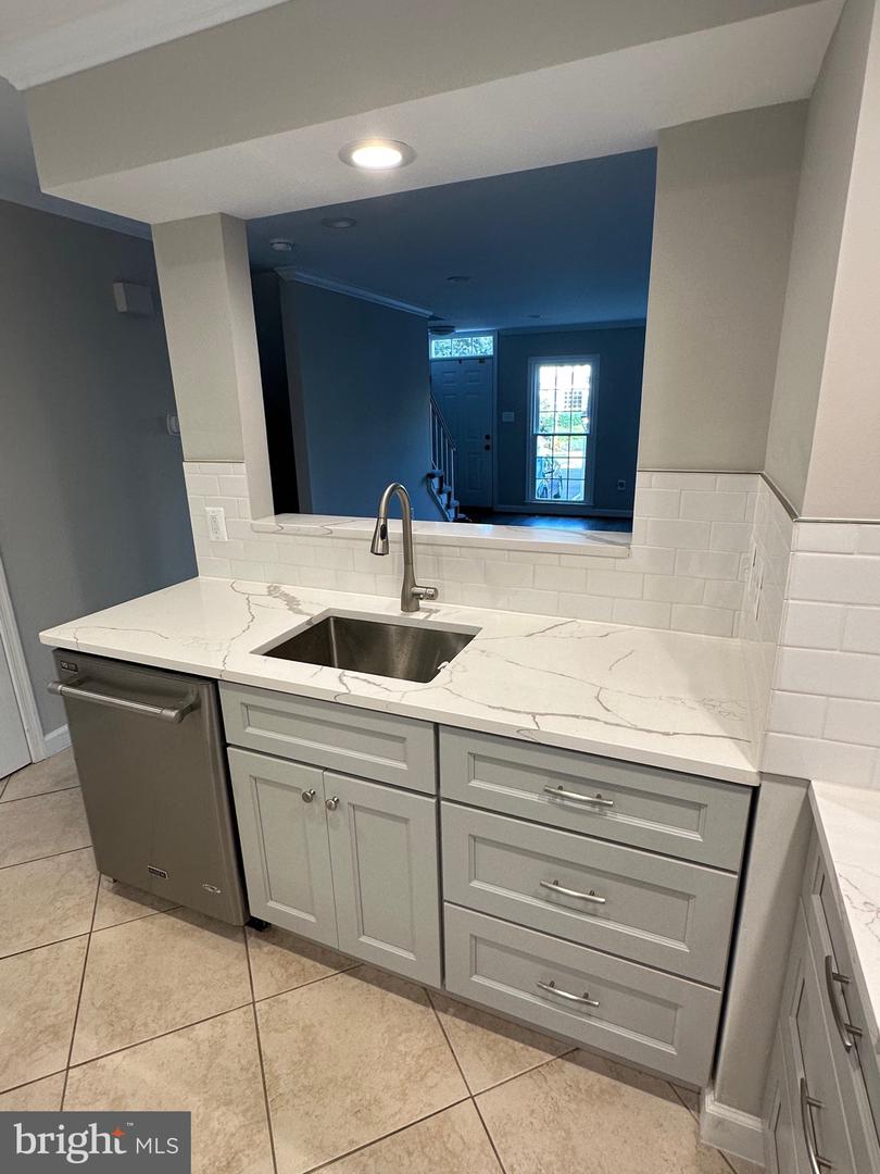 12844 MILL HOUSE CT, WOODBRIDGE, Virginia 22192, 2 Bedrooms Bedrooms, 13 Rooms Rooms,3 BathroomsBathrooms,Residential,For sale,12844 MILL HOUSE CT,VAPW2105170 MLS # VAPW2105170