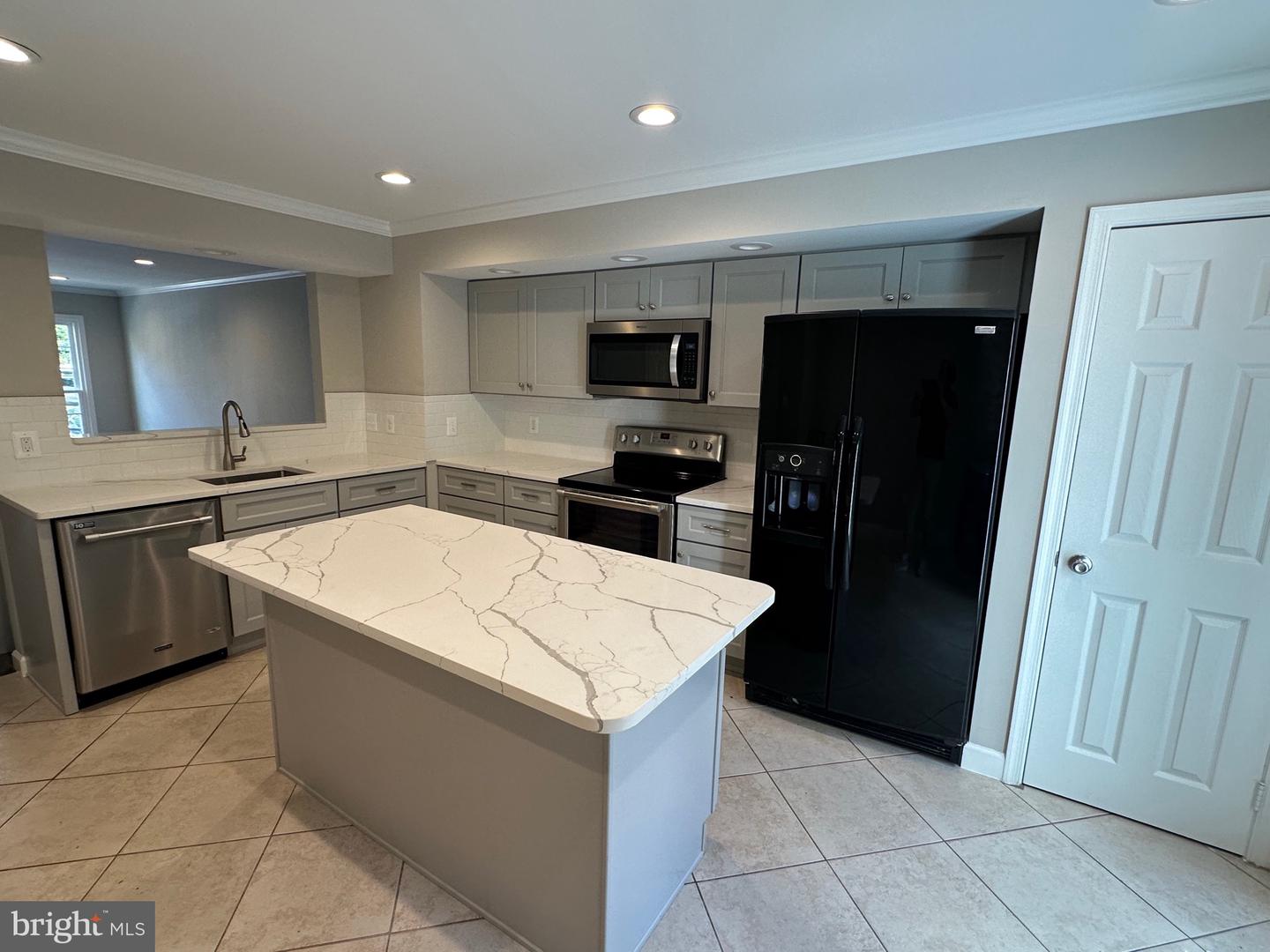 12844 MILL HOUSE CT, WOODBRIDGE, Virginia 22192, 2 Bedrooms Bedrooms, 13 Rooms Rooms,3 BathroomsBathrooms,Residential,For sale,12844 MILL HOUSE CT,VAPW2105170 MLS # VAPW2105170