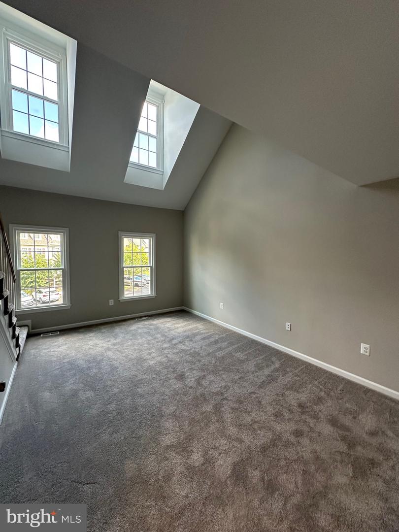12844 MILL HOUSE CT, WOODBRIDGE, Virginia 22192, 2 Bedrooms Bedrooms, 13 Rooms Rooms,3 BathroomsBathrooms,Residential,For sale,12844 MILL HOUSE CT,VAPW2105170 MLS # VAPW2105170