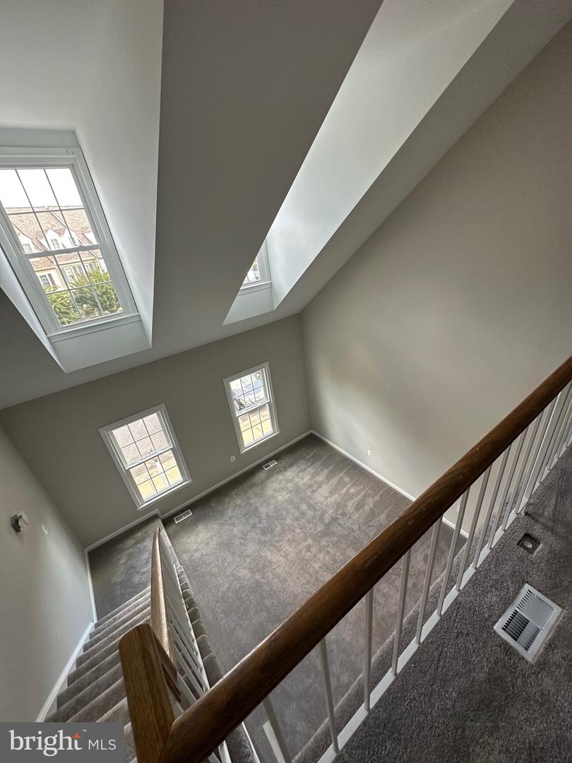 12844 MILL HOUSE CT, WOODBRIDGE, Virginia 22192, 2 Bedrooms Bedrooms, 13 Rooms Rooms,3 BathroomsBathrooms,Residential,For sale,12844 MILL HOUSE CT,VAPW2105170 MLS # VAPW2105170