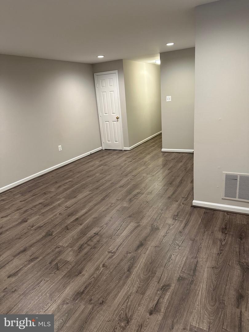 12844 MILL HOUSE CT, WOODBRIDGE, Virginia 22192, 2 Bedrooms Bedrooms, 13 Rooms Rooms,3 BathroomsBathrooms,Residential,For sale,12844 MILL HOUSE CT,VAPW2105170 MLS # VAPW2105170