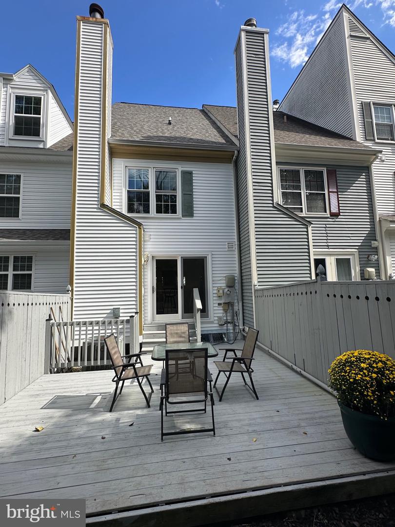 12844 MILL HOUSE CT, WOODBRIDGE, Virginia 22192, 2 Bedrooms Bedrooms, 13 Rooms Rooms,3 BathroomsBathrooms,Residential,For sale,12844 MILL HOUSE CT,VAPW2105170 MLS # VAPW2105170