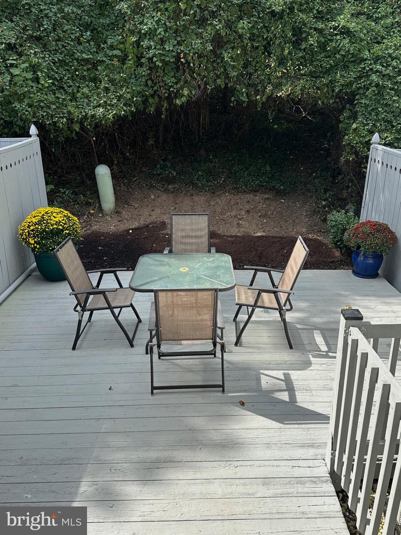 12844 MILL HOUSE CT, WOODBRIDGE, Virginia 22192, 2 Bedrooms Bedrooms, 13 Rooms Rooms,3 BathroomsBathrooms,Residential,For sale,12844 MILL HOUSE CT,VAPW2105170 MLS # VAPW2105170