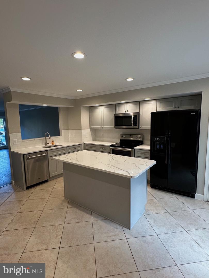 12844 MILL HOUSE CT, WOODBRIDGE, Virginia 22192, 2 Bedrooms Bedrooms, 13 Rooms Rooms,3 BathroomsBathrooms,Residential,For sale,12844 MILL HOUSE CT,VAPW2105170 MLS # VAPW2105170