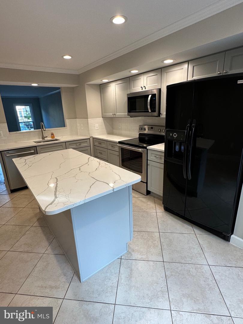 12844 MILL HOUSE CT, WOODBRIDGE, Virginia 22192, 2 Bedrooms Bedrooms, 13 Rooms Rooms,3 BathroomsBathrooms,Residential,For sale,12844 MILL HOUSE CT,VAPW2105170 MLS # VAPW2105170