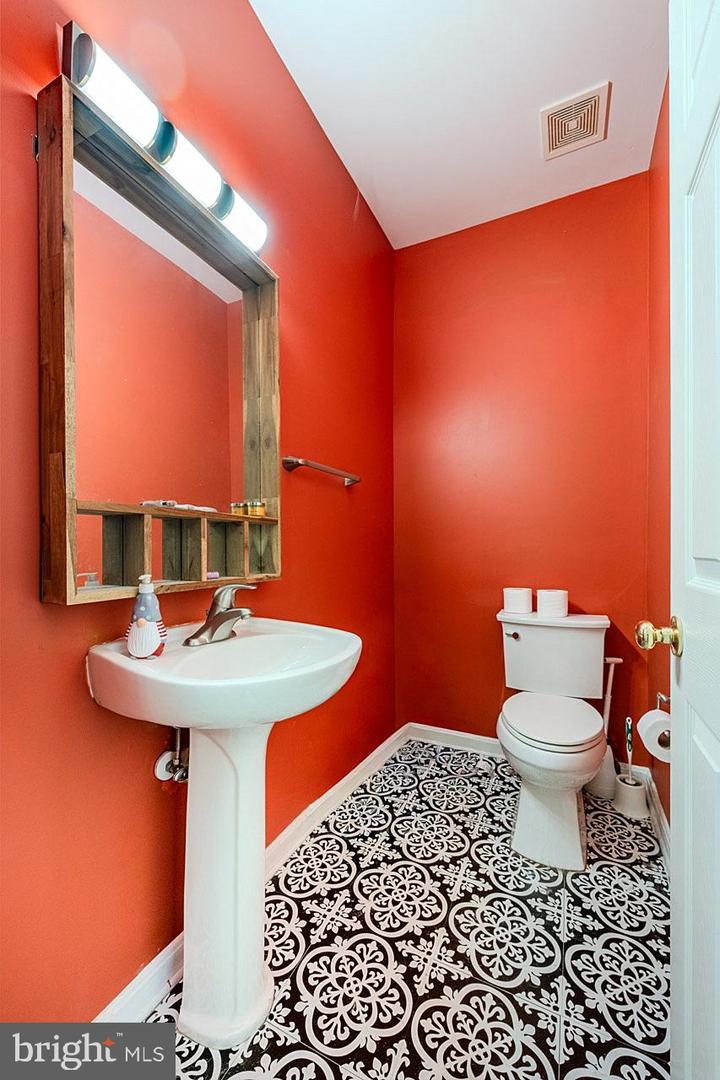45550 READING TER, STERLING, Virginia 20166, 3 Bedrooms Bedrooms, ,2 BathroomsBathrooms,Residential,For sale,45550 READING TER,VALO2107960 MLS # VALO2107960