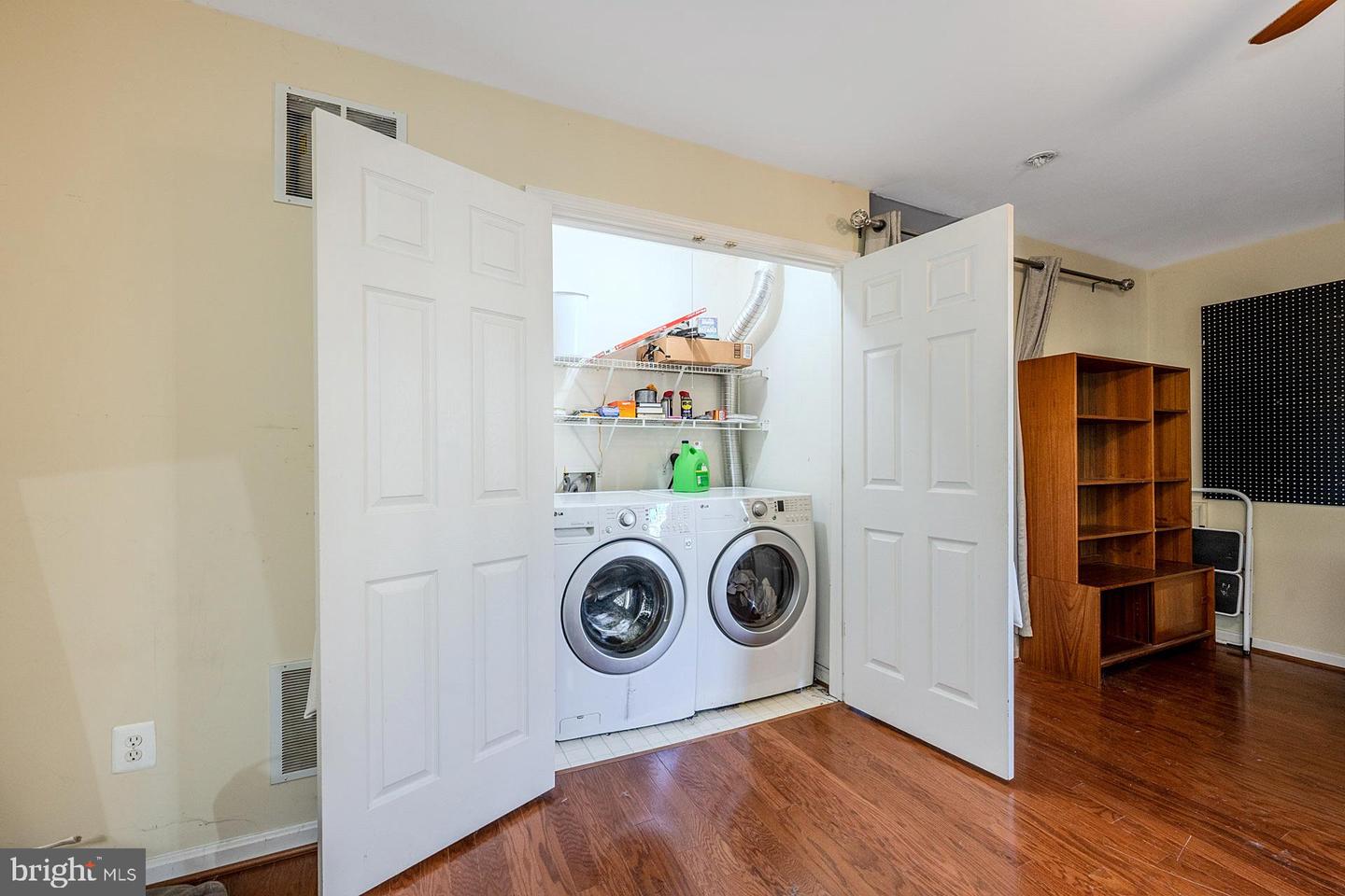 45550 READING TER, STERLING, Virginia 20166, 3 Bedrooms Bedrooms, ,2 BathroomsBathrooms,Residential,For sale,45550 READING TER,VALO2107960 MLS # VALO2107960