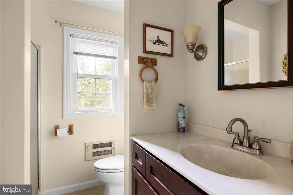 103 SHARON DR, WINCHESTER, Virginia 22602, 5 Bedrooms Bedrooms, ,3 BathroomsBathrooms,Residential,For sale,103 SHARON DR,VAFV2037136 MLS # VAFV2037136