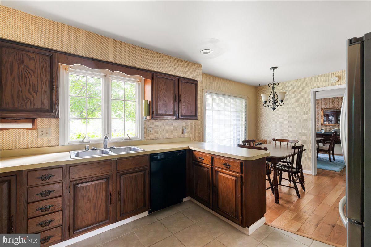 103 SHARON DR, WINCHESTER, Virginia 22602, 5 Bedrooms Bedrooms, ,3 BathroomsBathrooms,Residential,For sale,103 SHARON DR,VAFV2037136 MLS # VAFV2037136