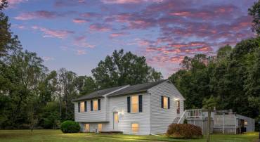 15095 KINGS HWY, KING GEORGE, Virginia 22485, 3 Bedrooms Bedrooms, ,2 BathroomsBathrooms,Residential,For sale,15095 KINGS HWY,VAKG2007090 MLS # VAKG2007090