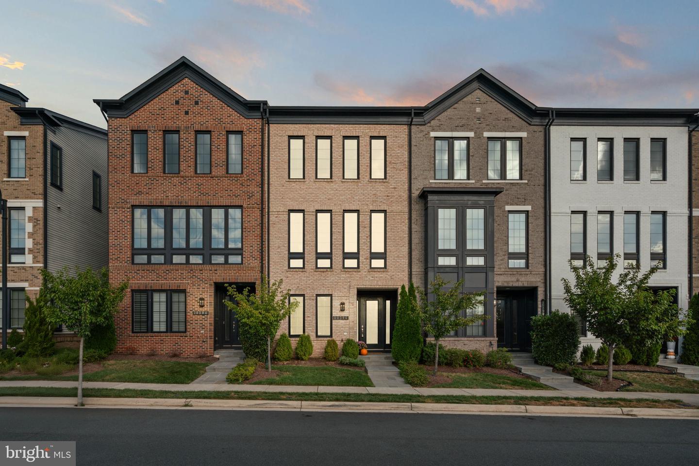 20396 ROSLINDALE DR, ASHBURN, Virginia 20147, 4 Bedrooms Bedrooms, ,3 BathroomsBathrooms,Residential,For sale,20396 ROSLINDALE DR,VALO2107980 MLS # VALO2107980